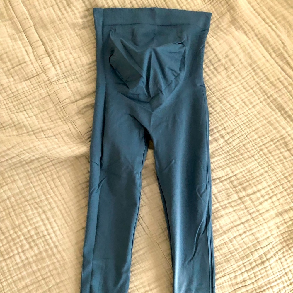 Oil blue Blanqi maternity leggings! Super comfy!
